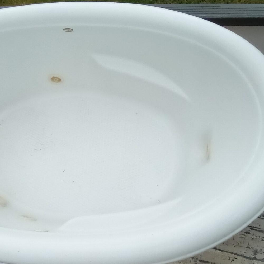Jetta Jacuzzi bathtub
